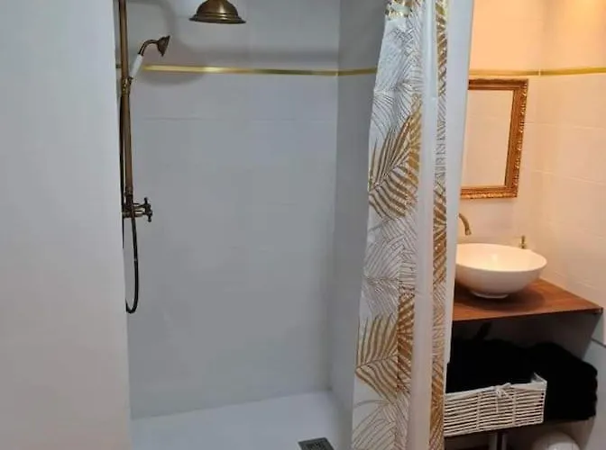 Le « saint-just » Apartman